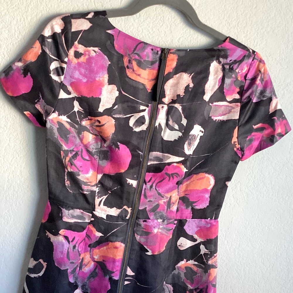 \Banana Republic\ Floral Fitted Midi Dress - Picture 11 of 16